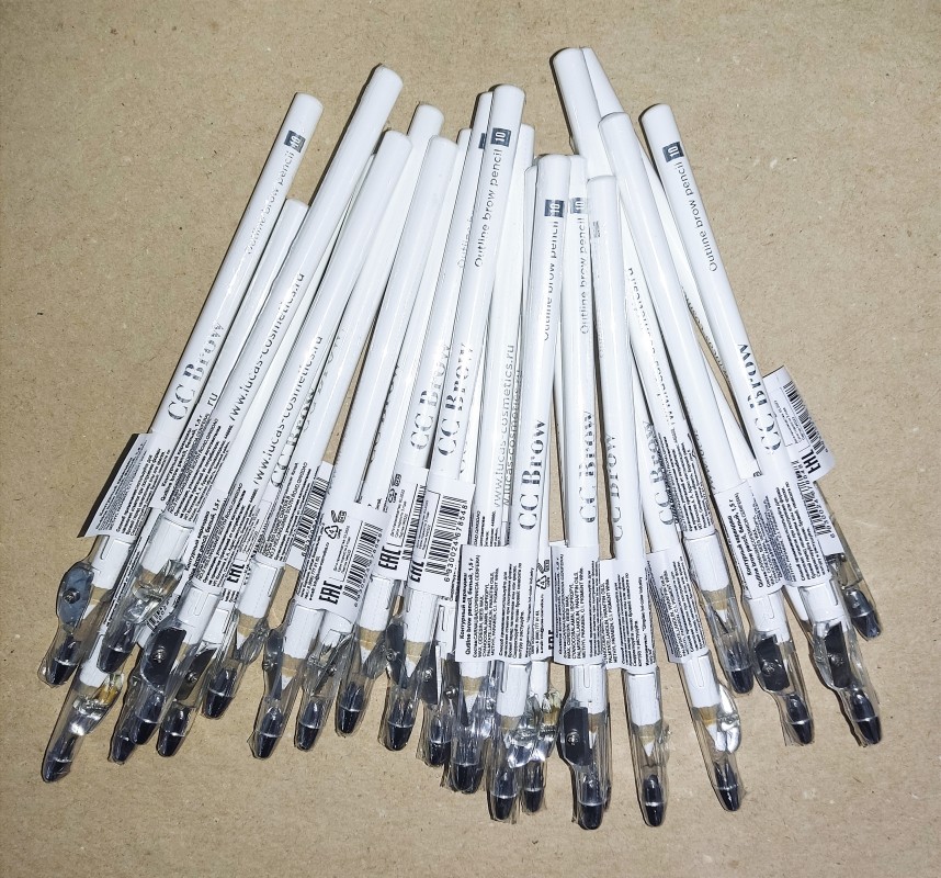 Контурный карандаш для бровей белый CC Brow